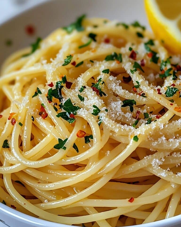 Summer’s Simplest Spaghetti Aglio e Olio Recipe